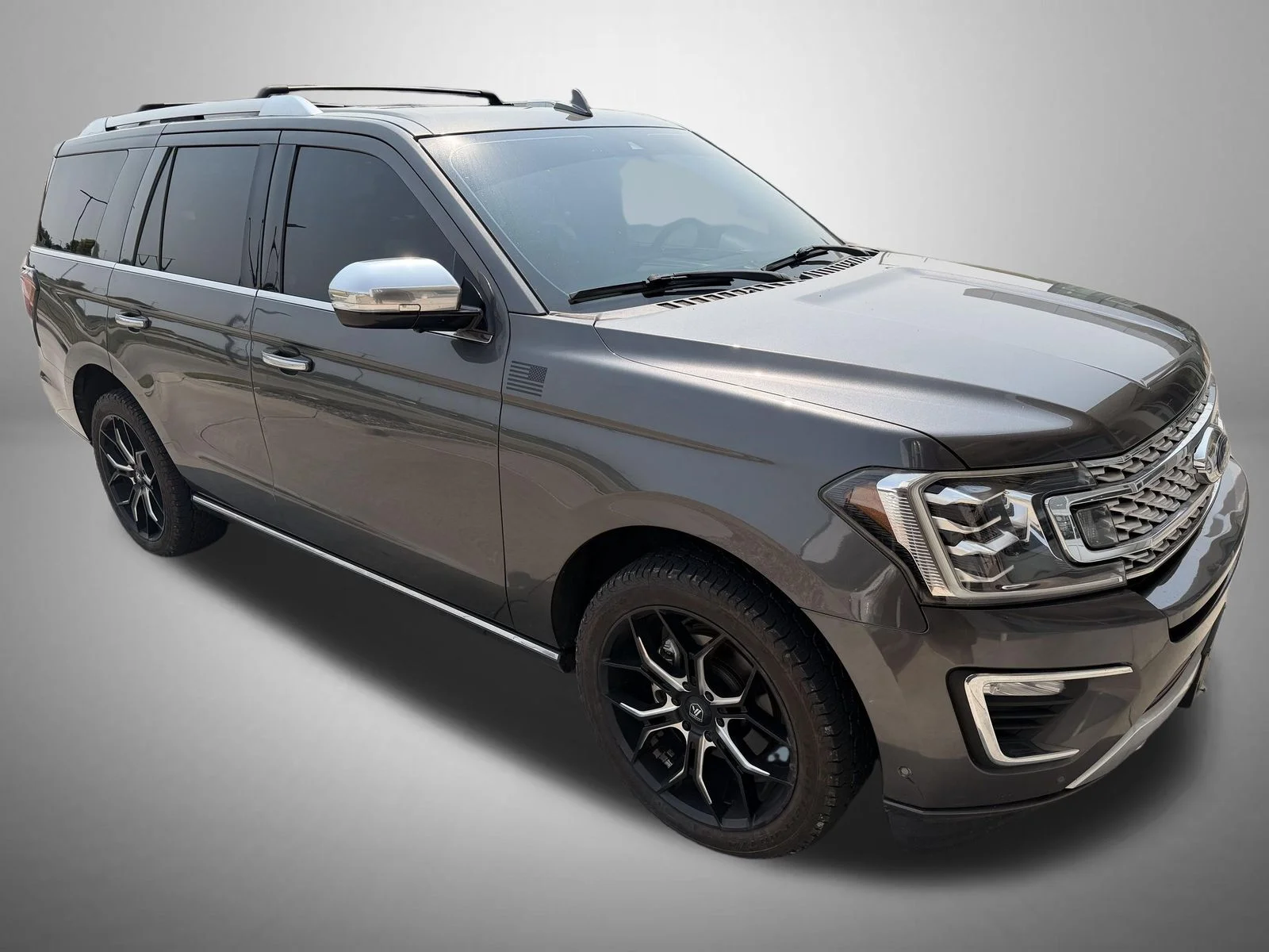 Used 2019 Gray Ford Platinum image 2