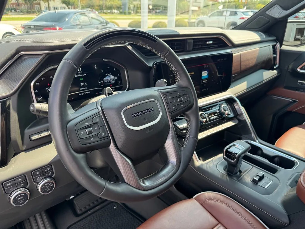 Used 2025 Silver GMC Denali Ultimate image 14