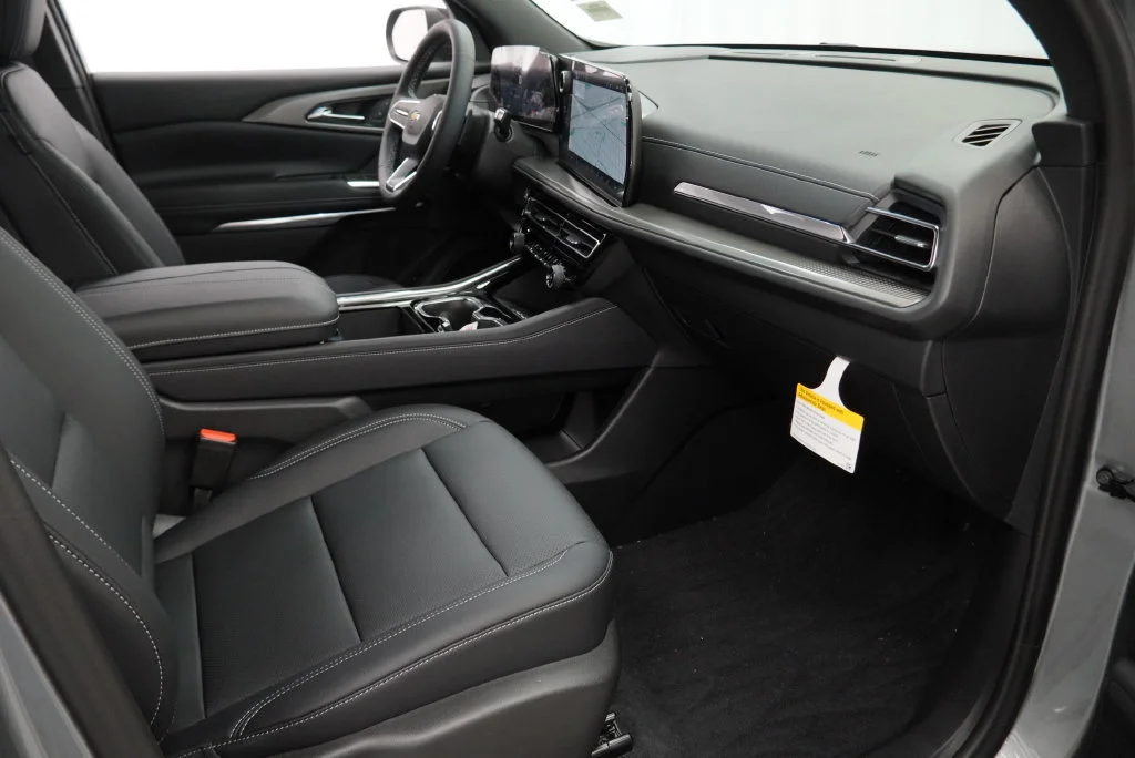 New 2027 Sterling Gray Metallic Chevrolet LT image 38