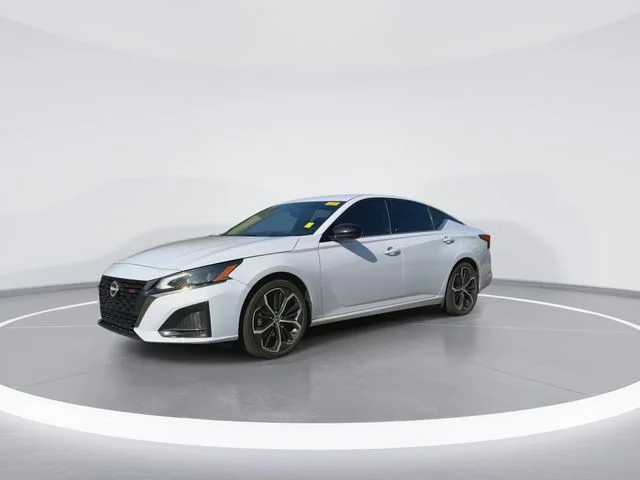 Used 2024 Gray Nissan 2.5 SR image 4