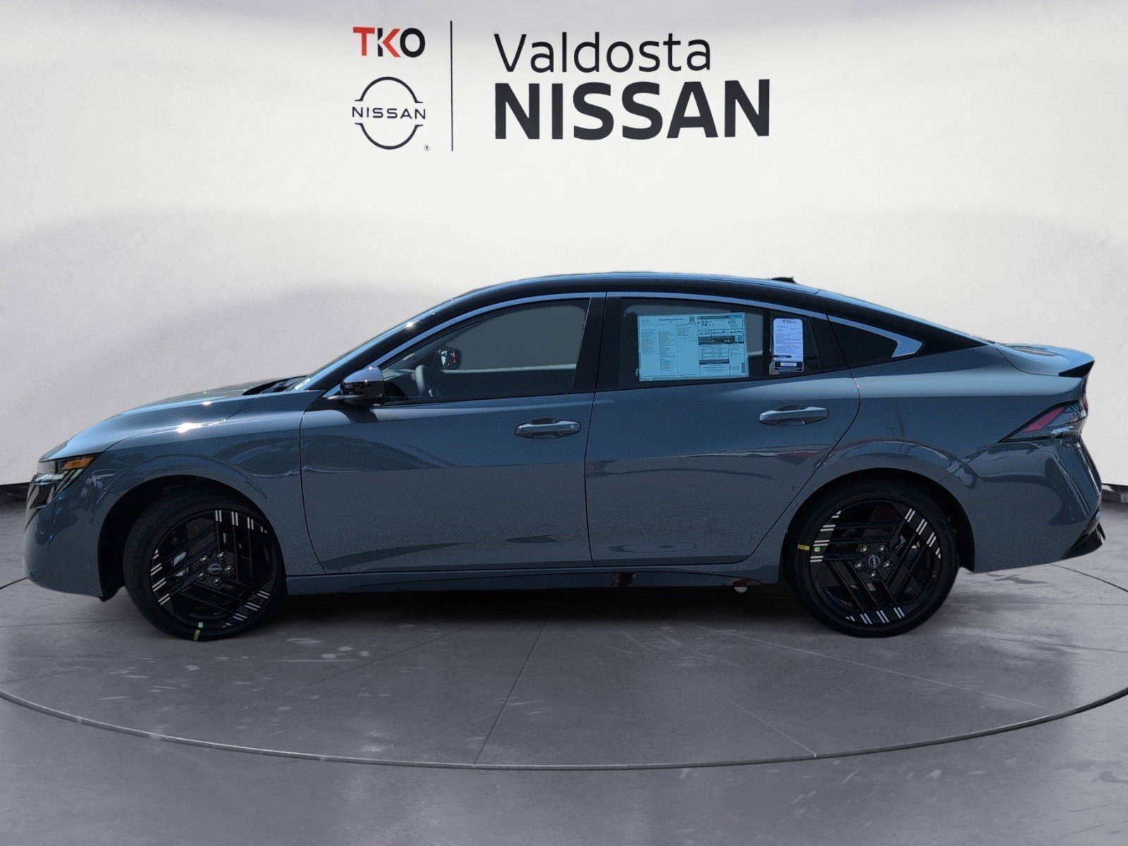 New 2026 Atlantic Gray Metallic / Super Black Two-tone Nissan SR image 10