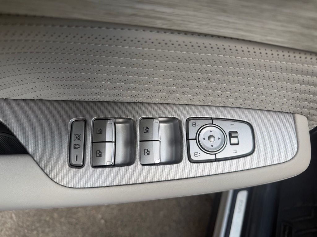 Used 2024 Hyper White Hyundai Calligraphy image 13