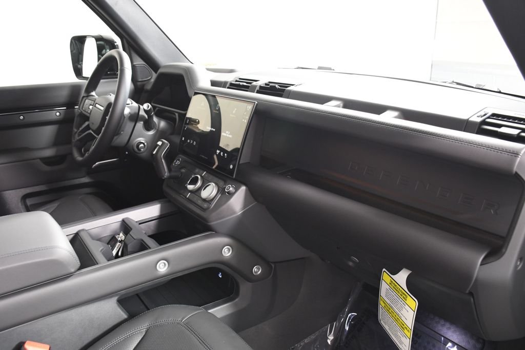 New 2026 Santorini Blk Land Rover S image 19