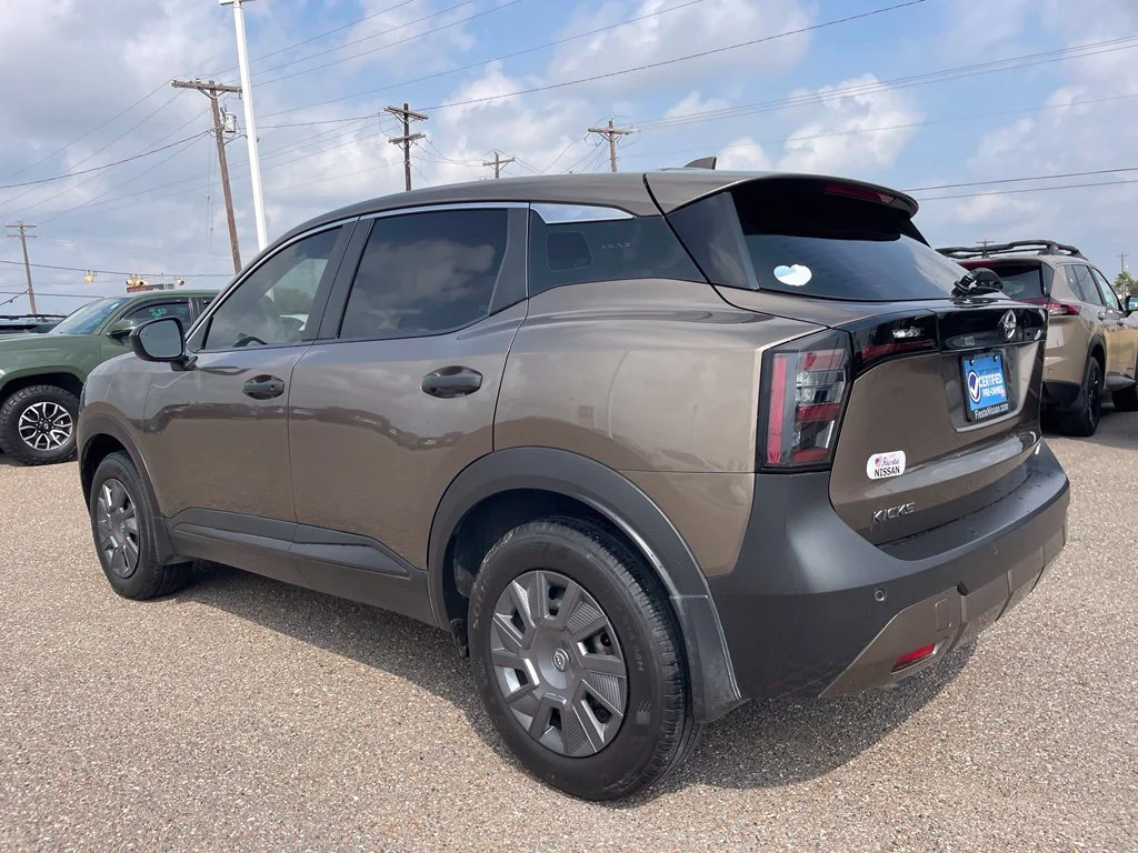 Used 2025 Brown Nissan S image 5