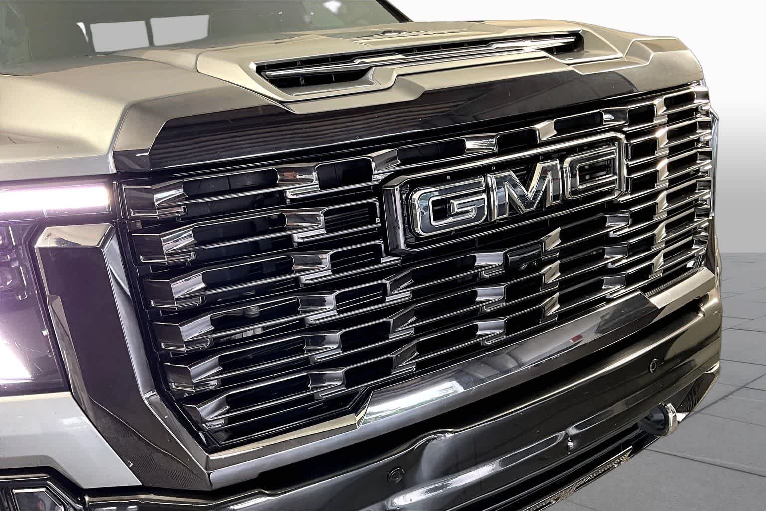 Used 2024 Sterling Metallic GMC Denali Ultimate image 28