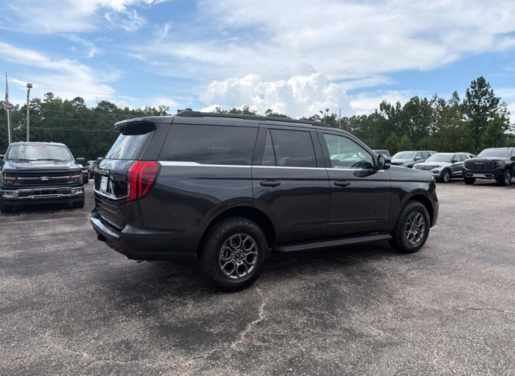 New 2027 Dark Matter Gray Metallic Ford Active image 18
