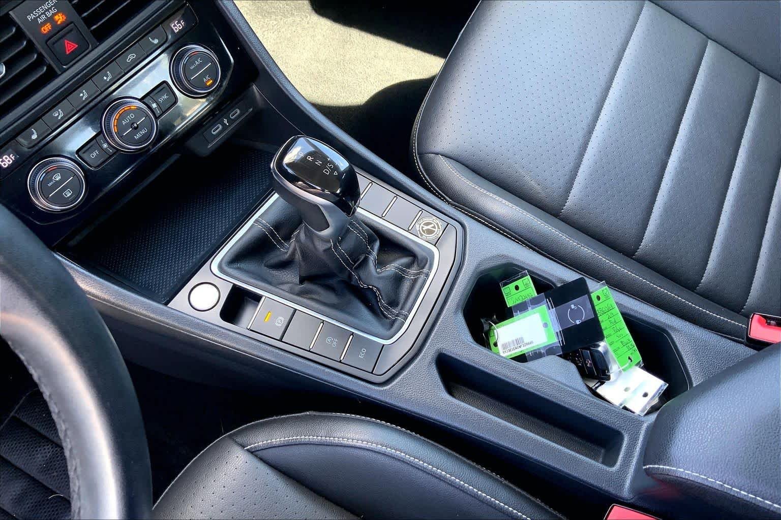 Used 2024 Rising Blue Metallic Volkswagen SE image 15