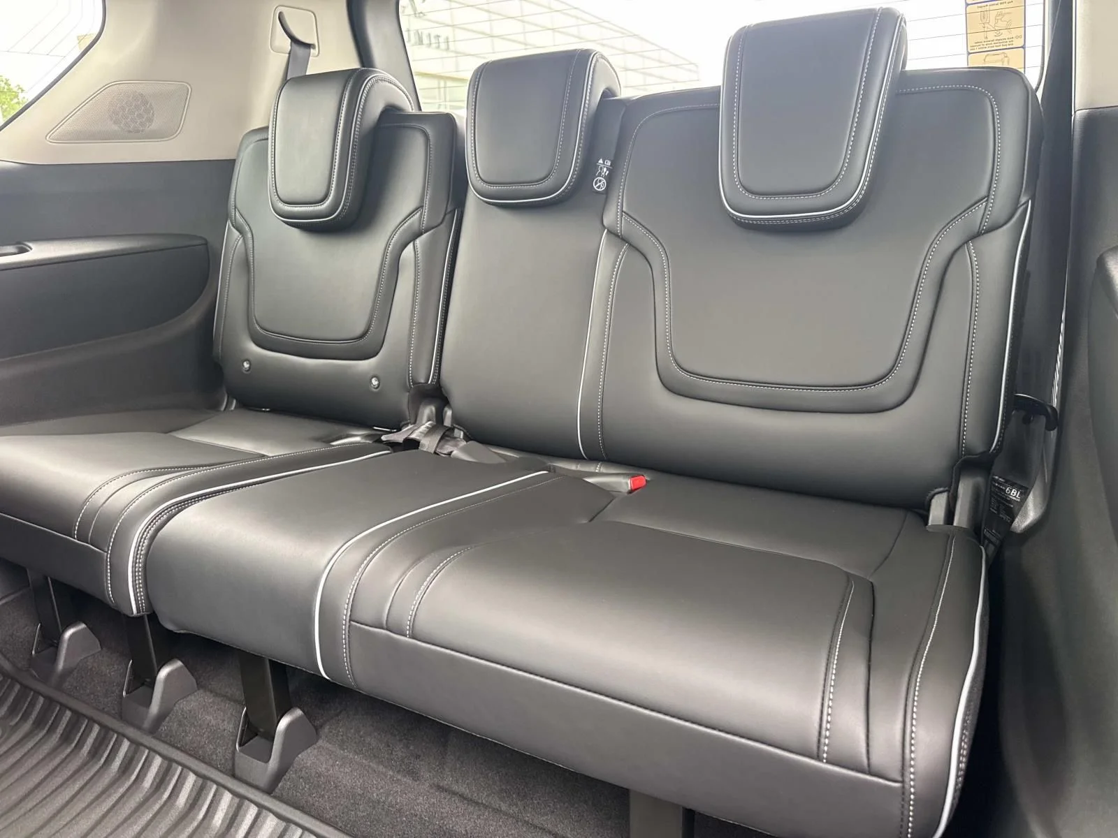 2026 INFINITI QX80 Luxe - Photo 8