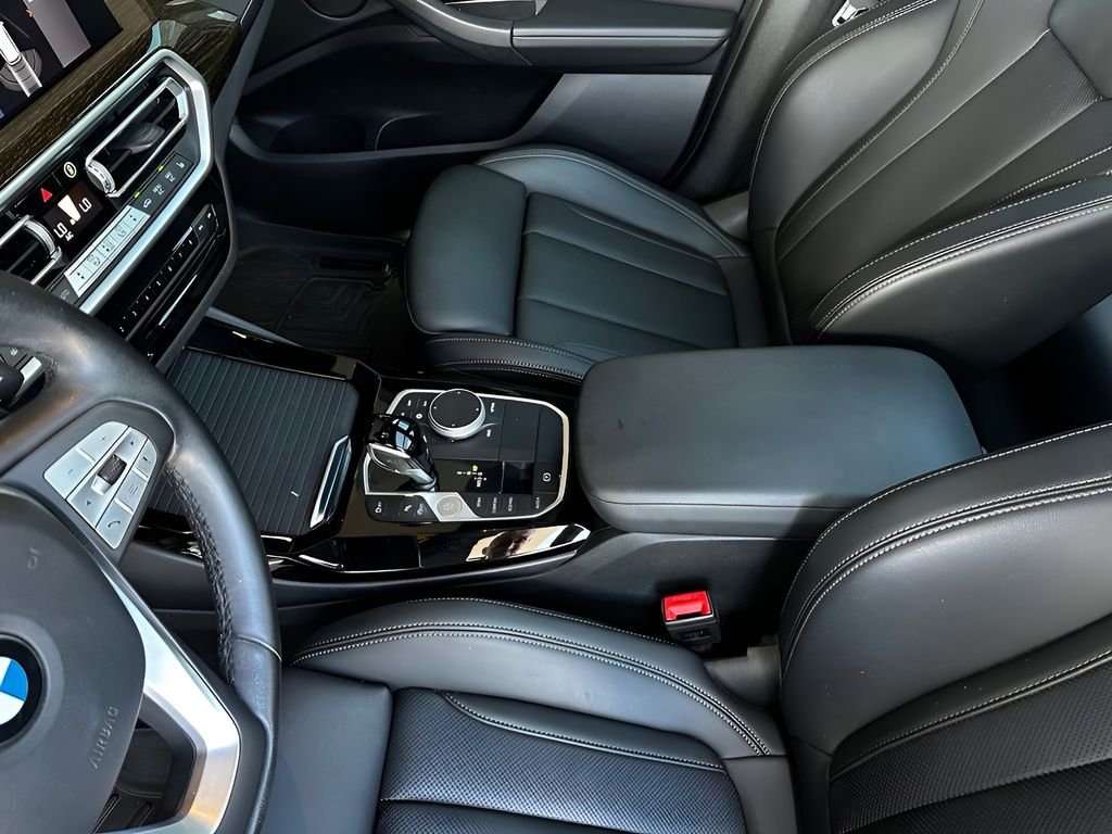 Used 2022 Black Sapphire Metallic BMW sDrive30i image 20