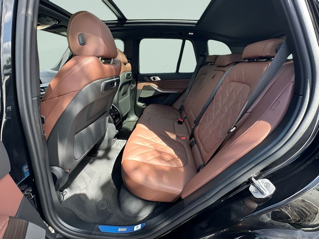 New 2026 Black Sapphire Metallic BMW xDrive50e image 22