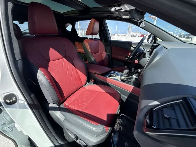 Used 2024 White Lexus 350h Luxury image 26