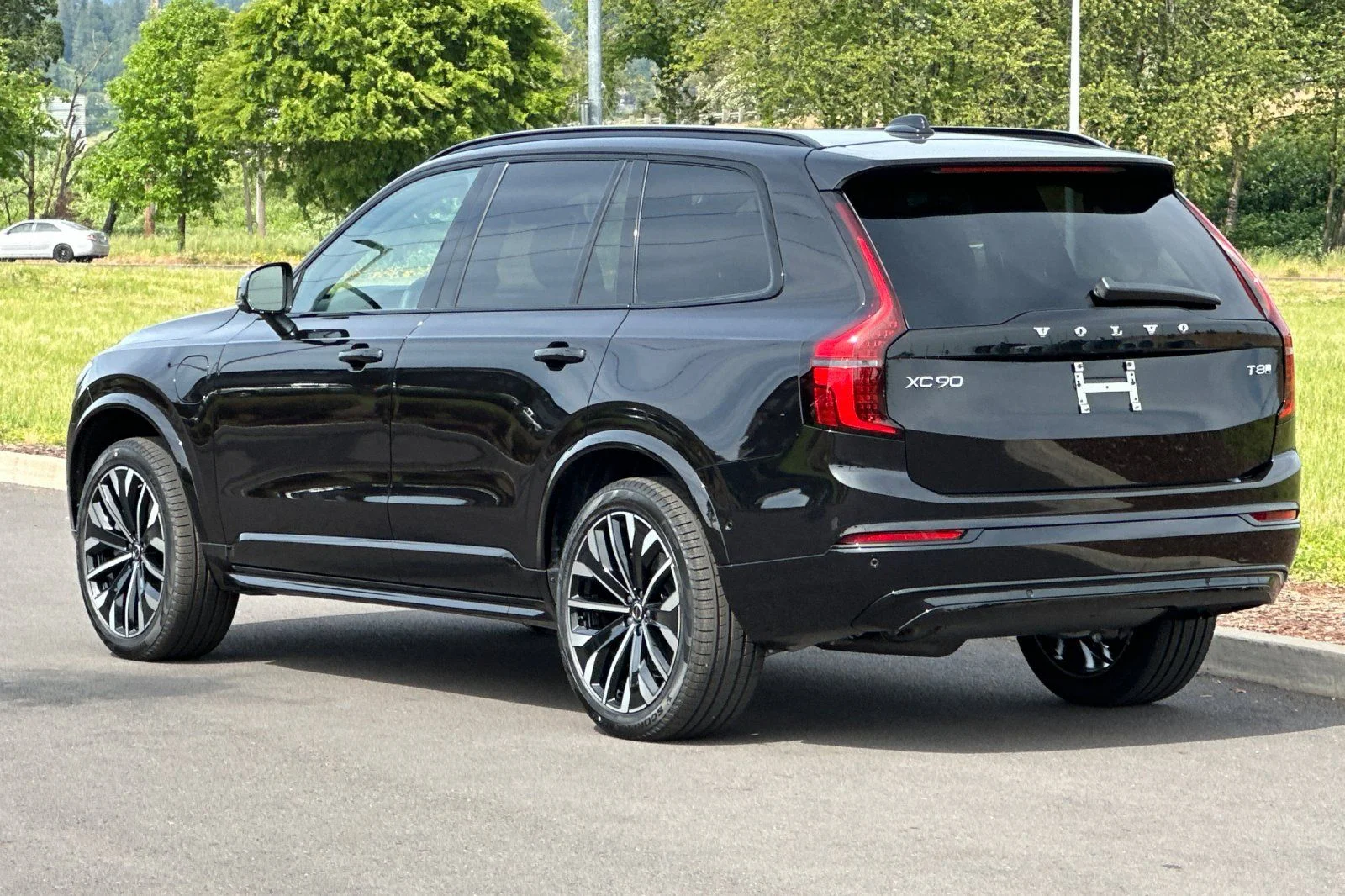 New 2026 Onyx Black Volvo Ultra image 5