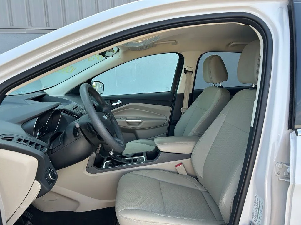 Used 2017 Oxford White Ford SE image 7