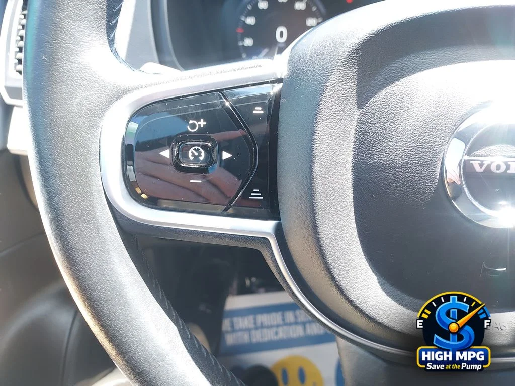 Used 2018 Black Volvo T6 Momentum image 11