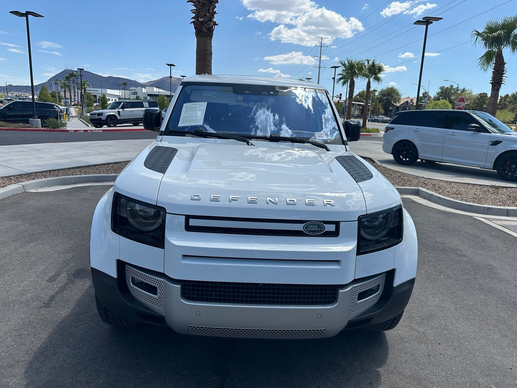 Used 2021 Fuji White Land Rover SE image 8