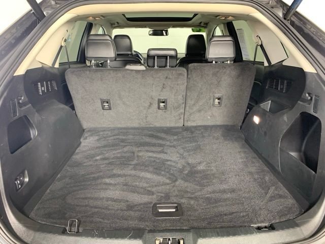 Used 2024 Gray Ford SEL image 25