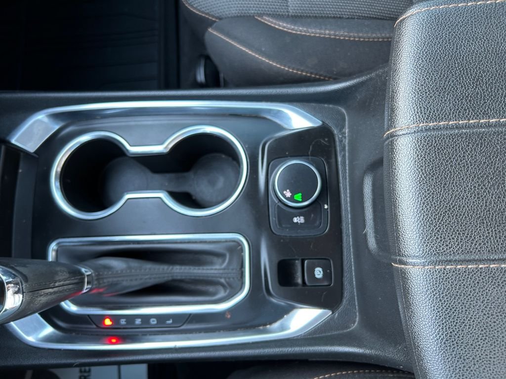 Used 2020 Silver Chevrolet LT image 23