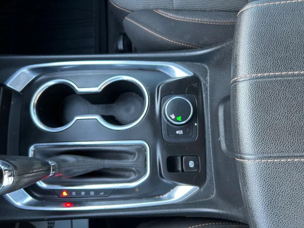 Used 2020 Silver Chevrolet LT image 23