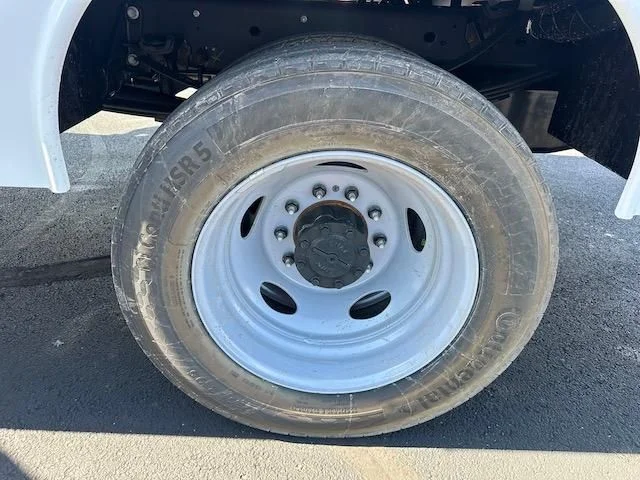2024 Ford F-450 Super Duty Chassis Cab XL - Photo 40