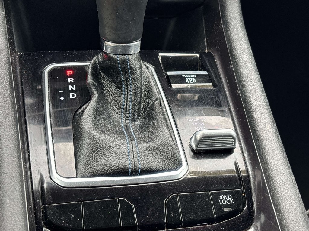 Used 2022 White Jeep Latitude image 26