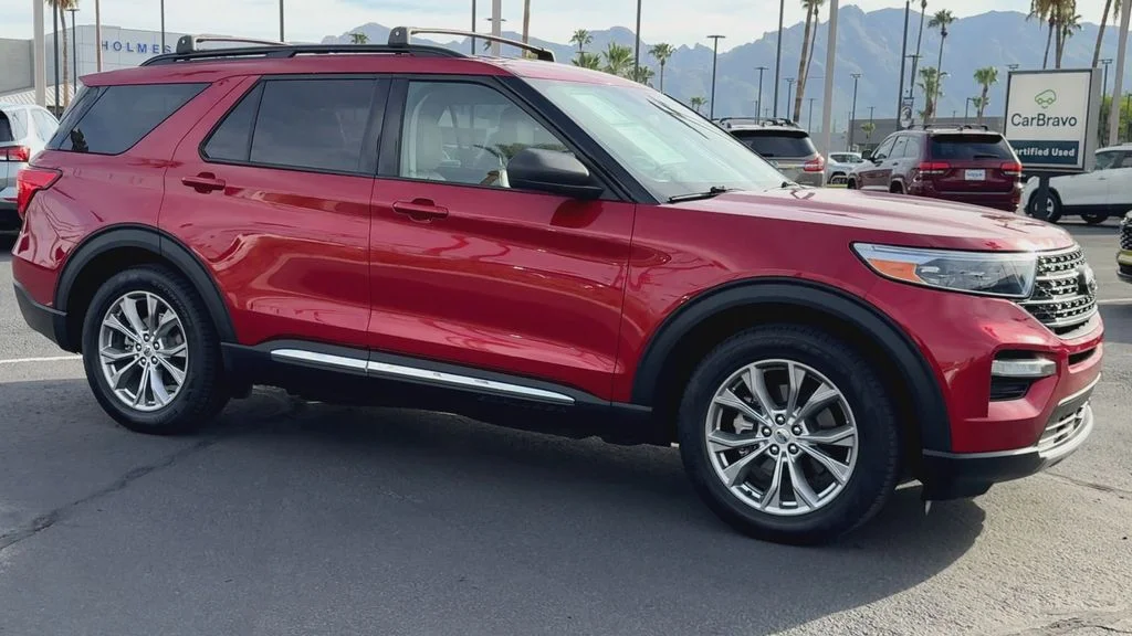 Used 2022 Red Ford XLT image 3