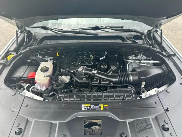 Used 2023 Silver Jeep Altitude image 27