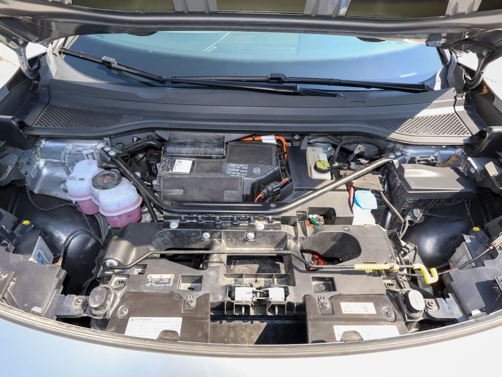 Certified Used 2023 Silver Volkswagen Pro S image 33
