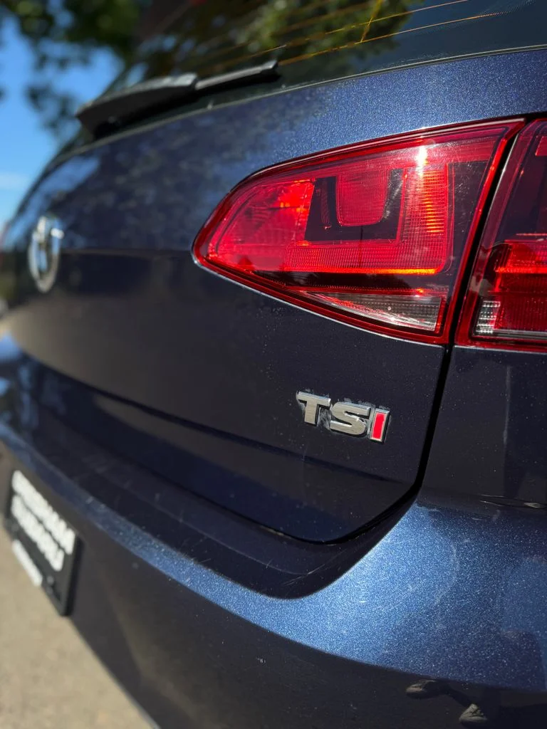 Used 2016 Night Blue Metallic Volkswagen TSI SE 4-Door image 37