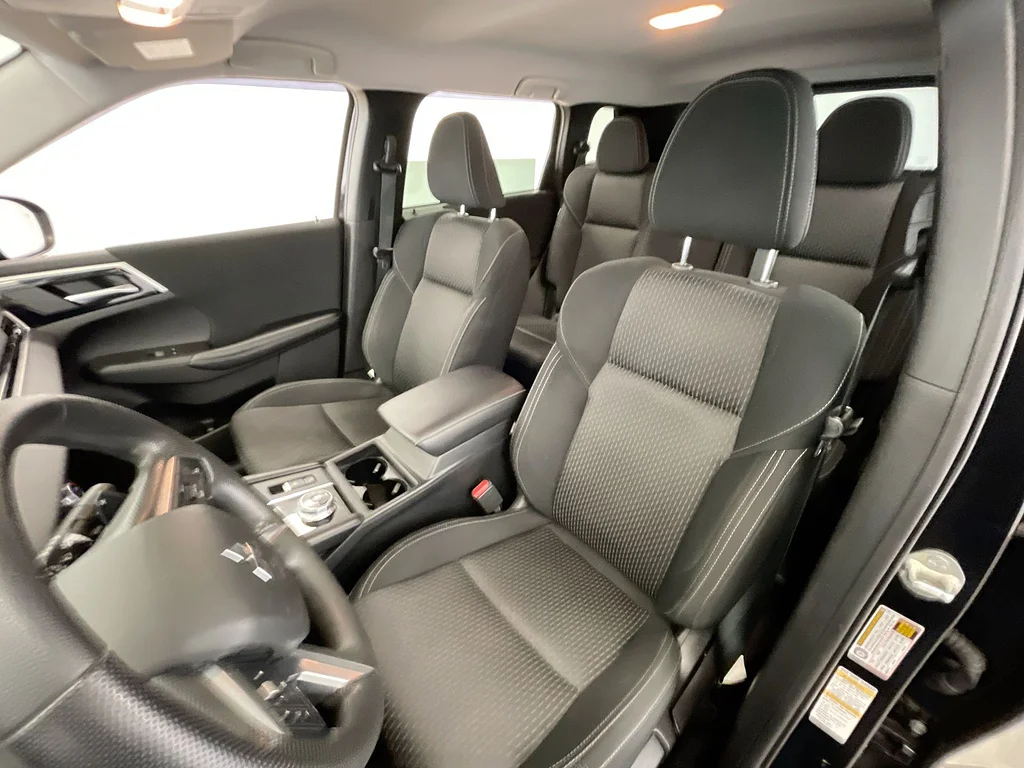 Used 2022 BLACK Mitsubishi ES image 18