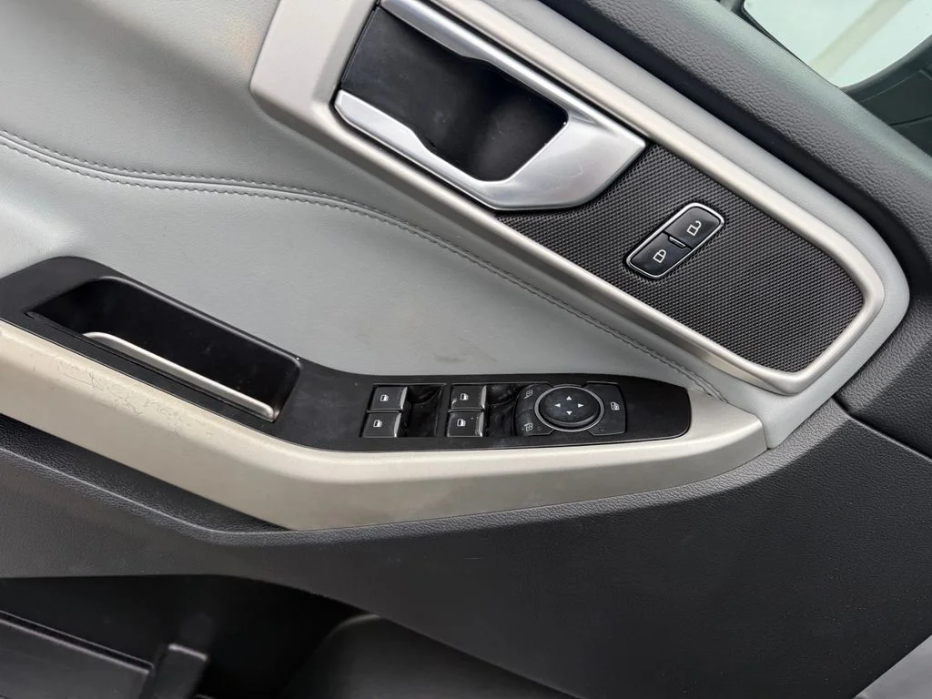 Used 2021 Silver Ford XLT image 6