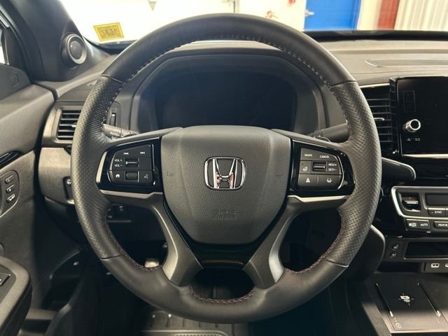 2025 Honda Ridgeline Black Edition - Photo 17
