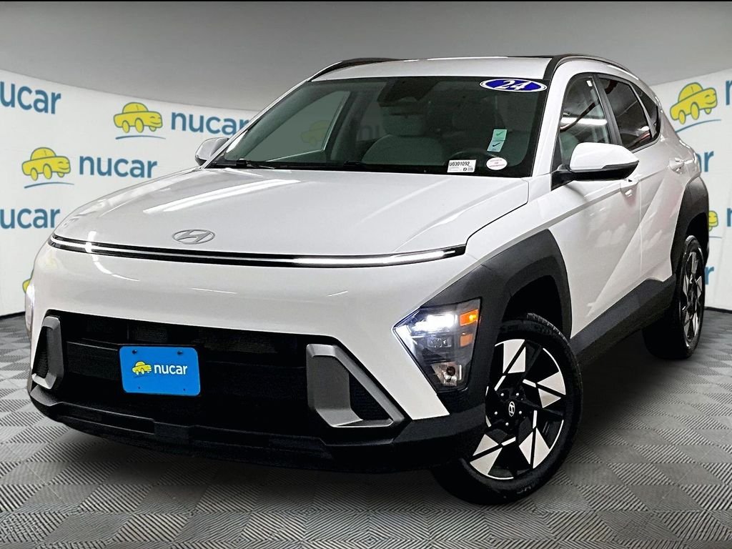 Used 2024 White Hyundai SEL image 3
