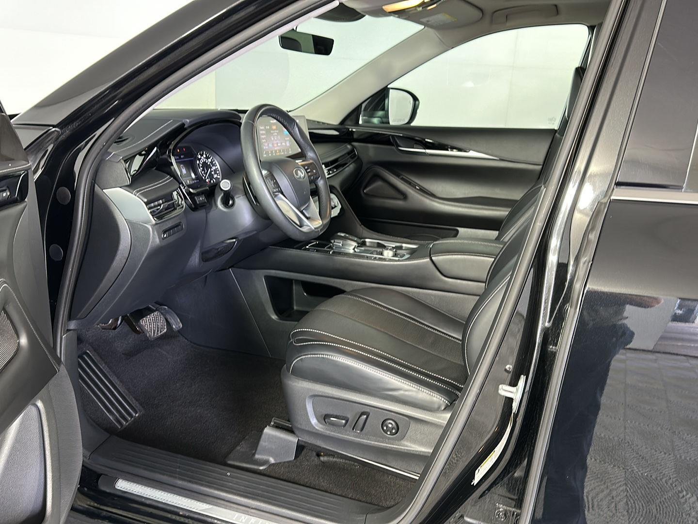 Used 2023 Mineral Black INFINITI PURE image 10