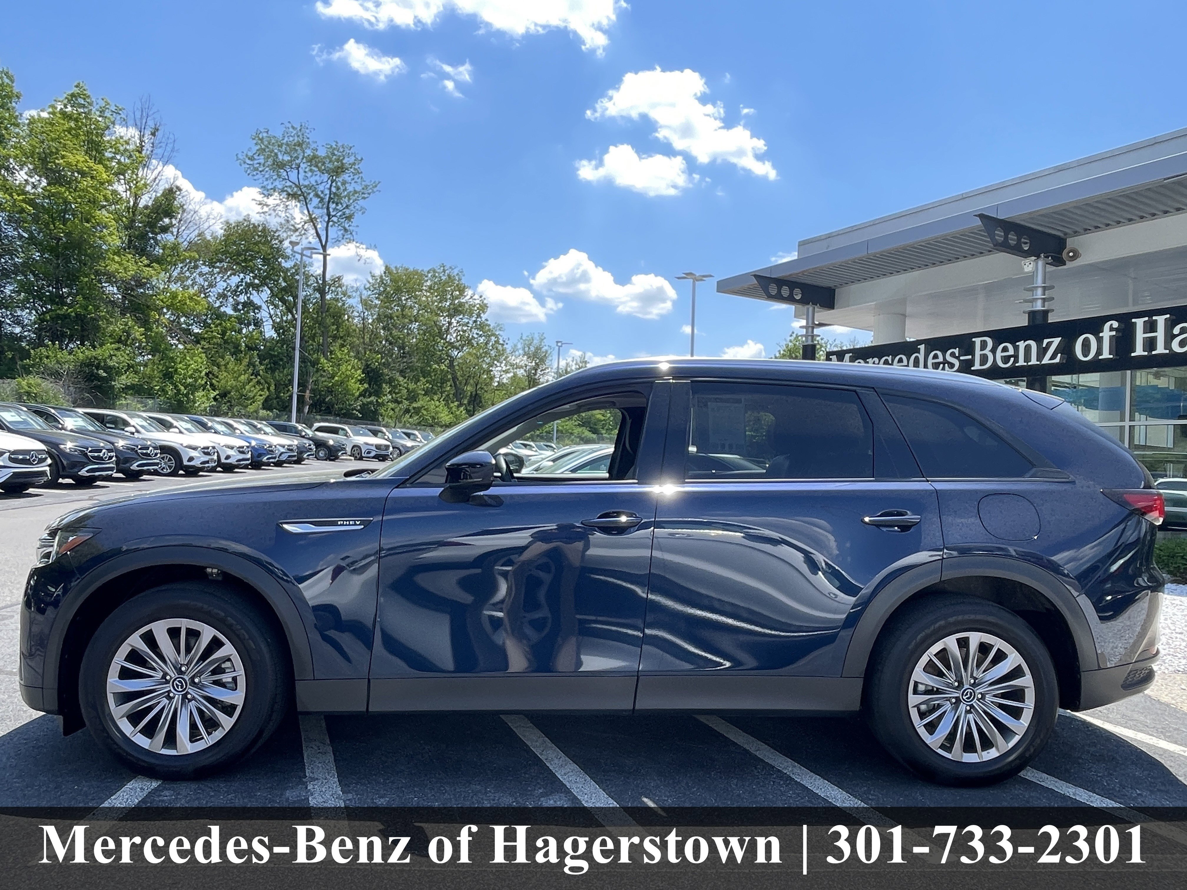 Used 2024 Deep Crystal Blue Mica Mazda Preferred AWD image 4