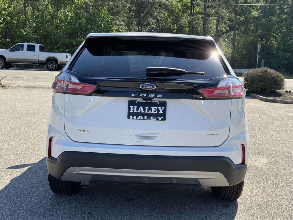 Used 2022 White Ford SEL image 23