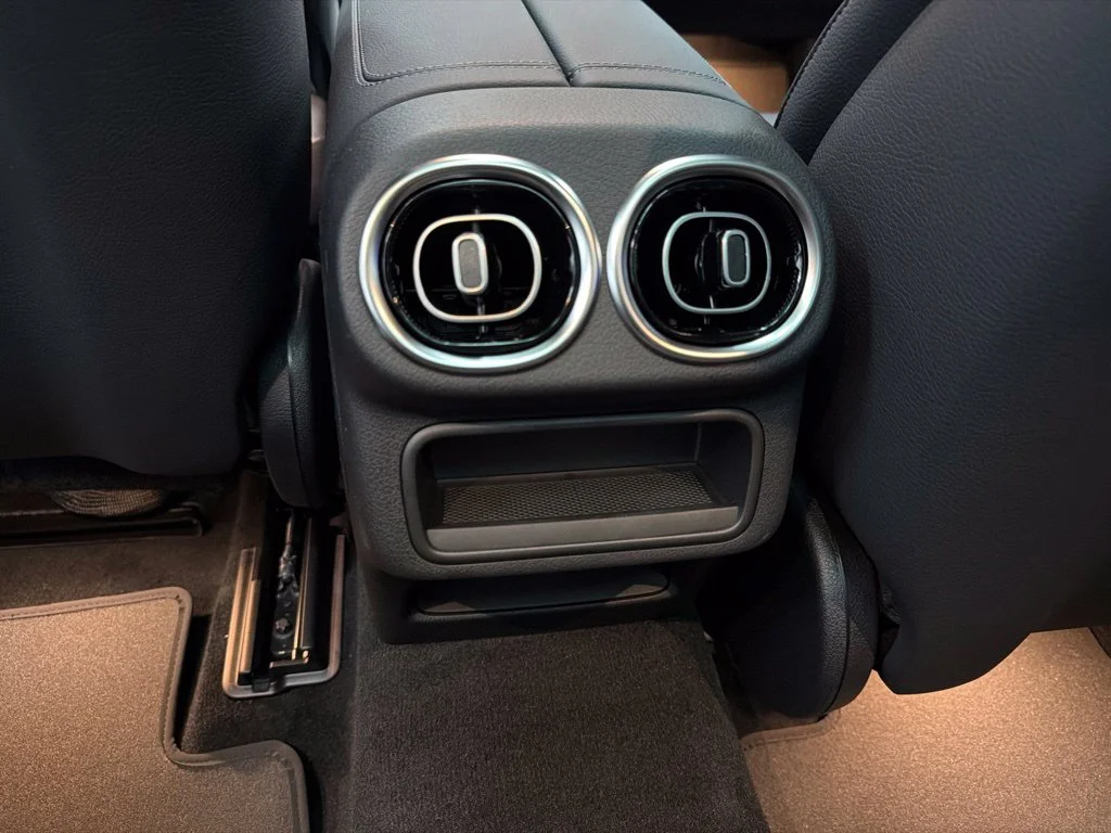 New 2027 Black Mercedes-Benz GLC 300 image 23