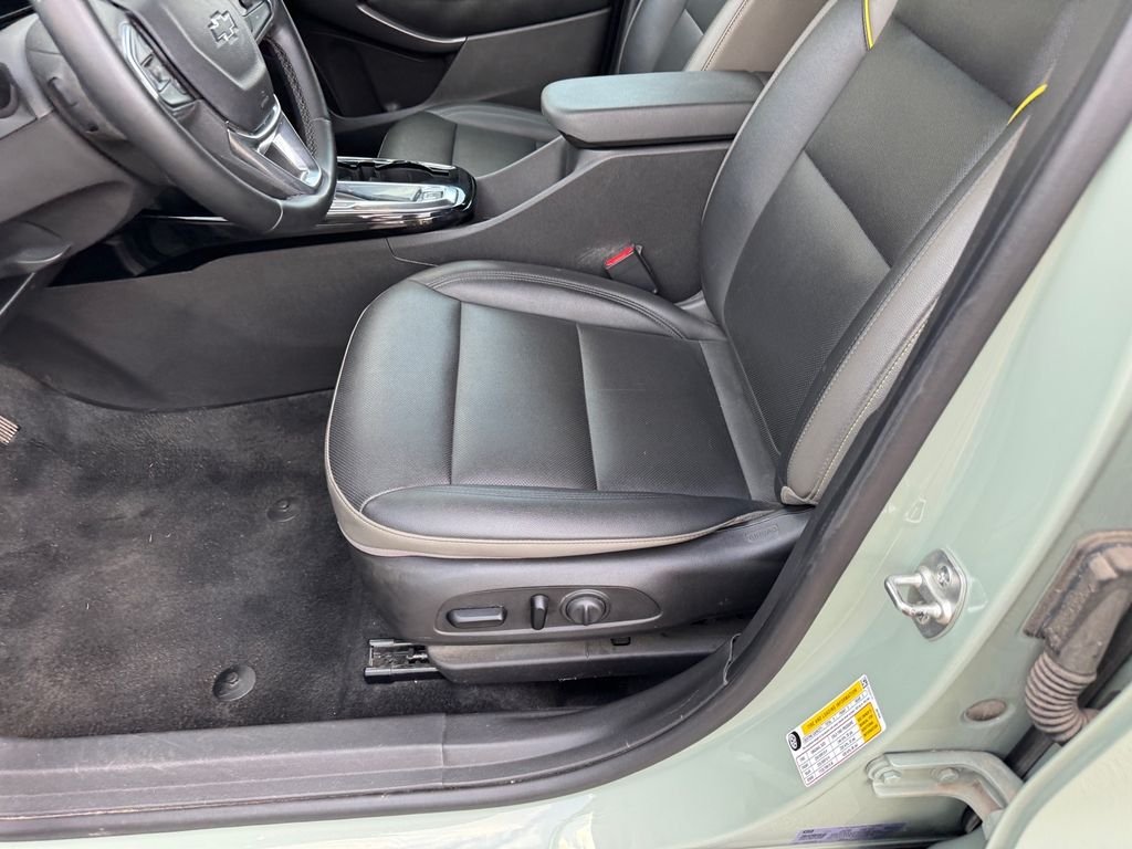 Used 2025 Green Chevrolet ACTIV image 8