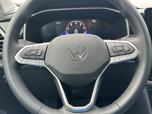 New 2026 Monument Gray W/Deep Black Roof Volkswagen 1.5T SE Black image 41