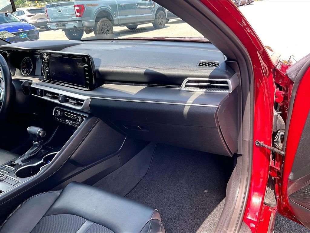 Used 2022 Passion Red Kia GT-Line image 12