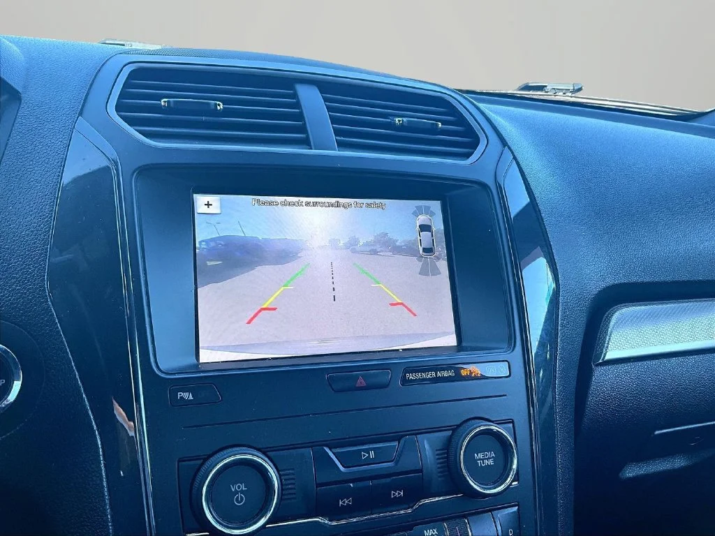 Used 2019 White Ford XLT image 22