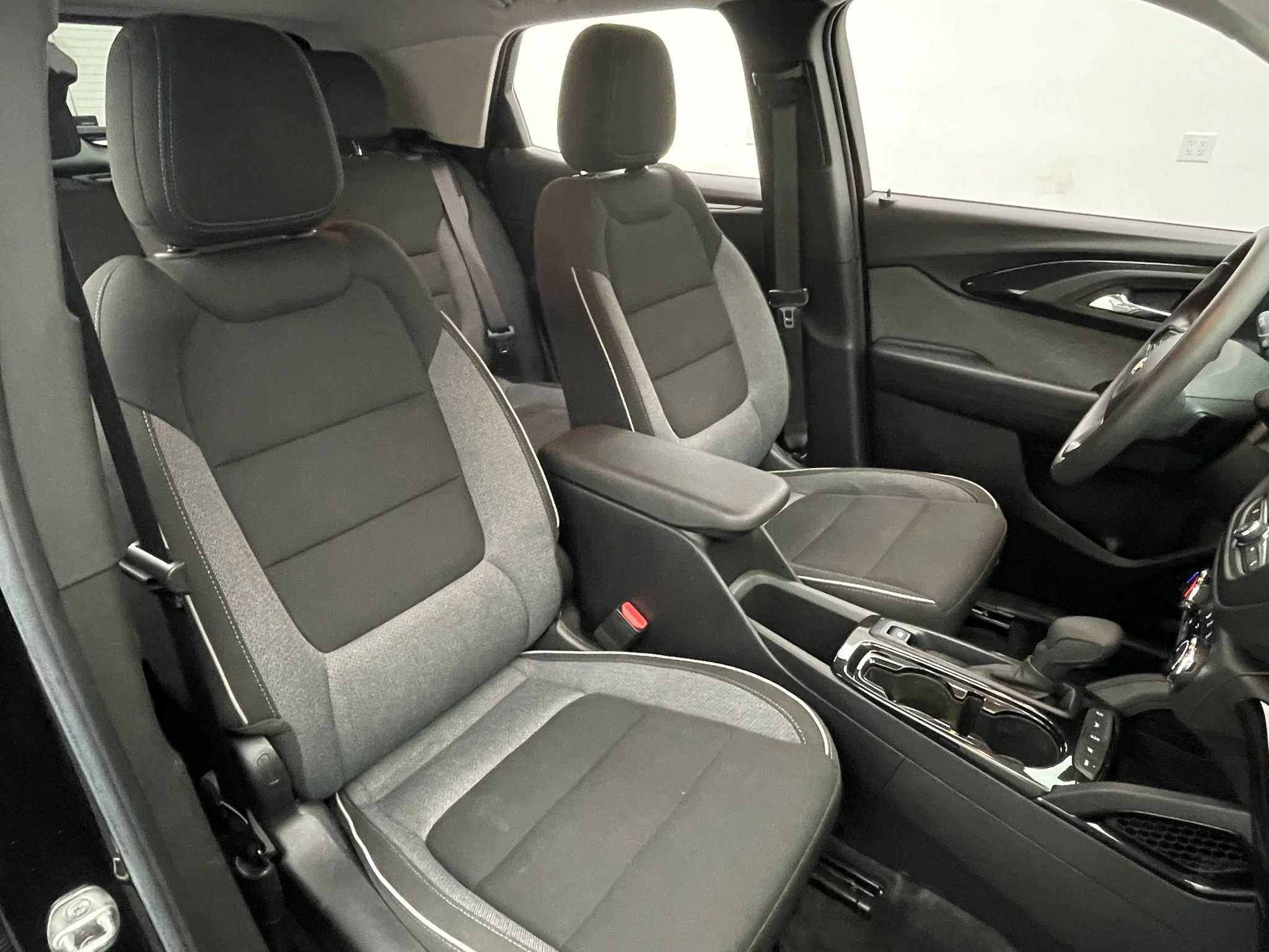 Used 2022 Mosaic Black Metallic Chevrolet LT image 31