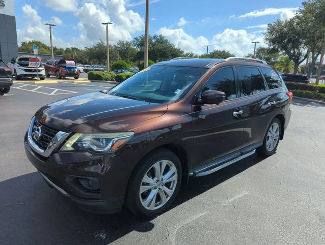 Used 2019 Brown Nissan SL image 14