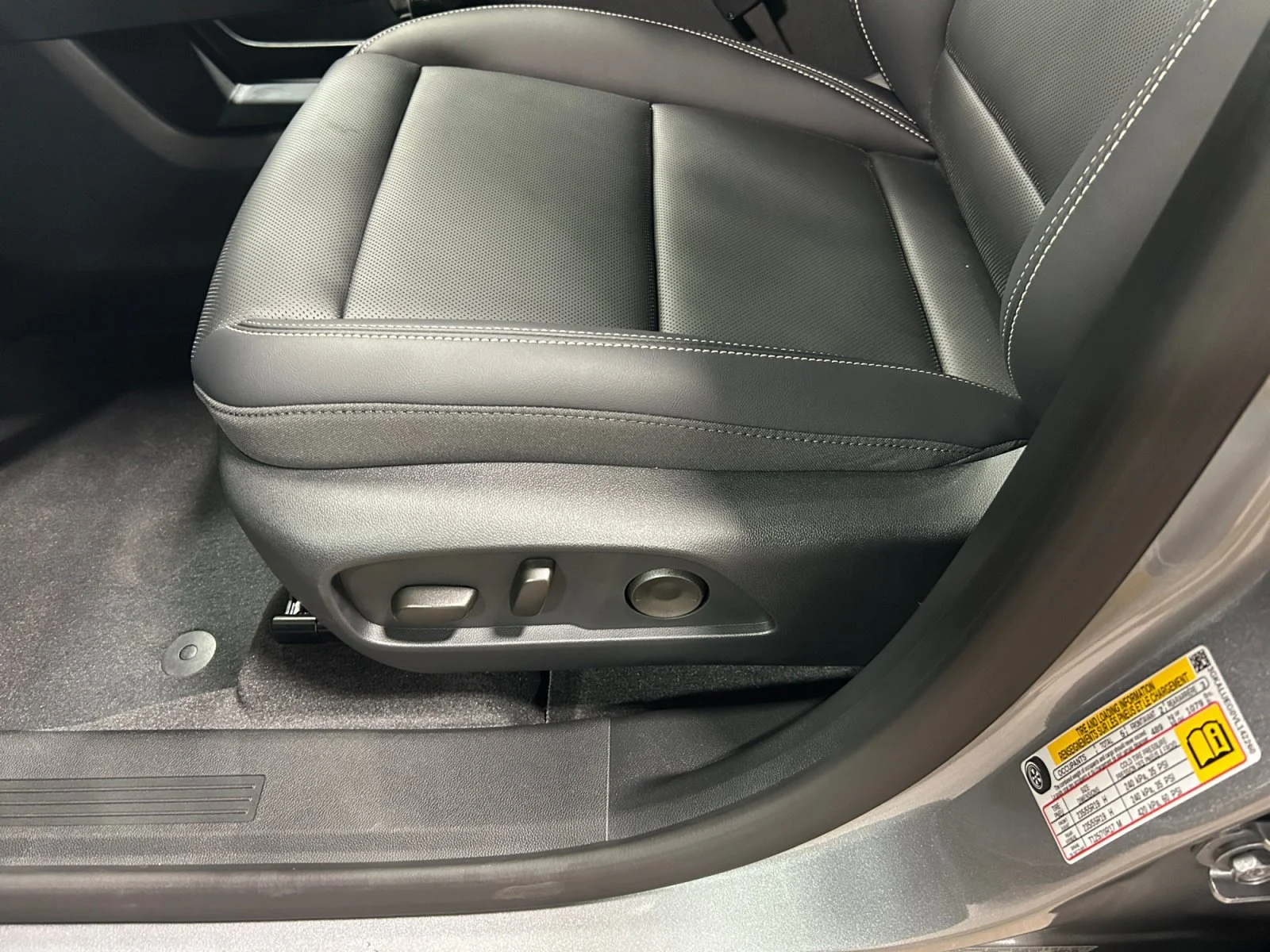 New 2027 Sterling Metallic GMC AWD Elevation image 15