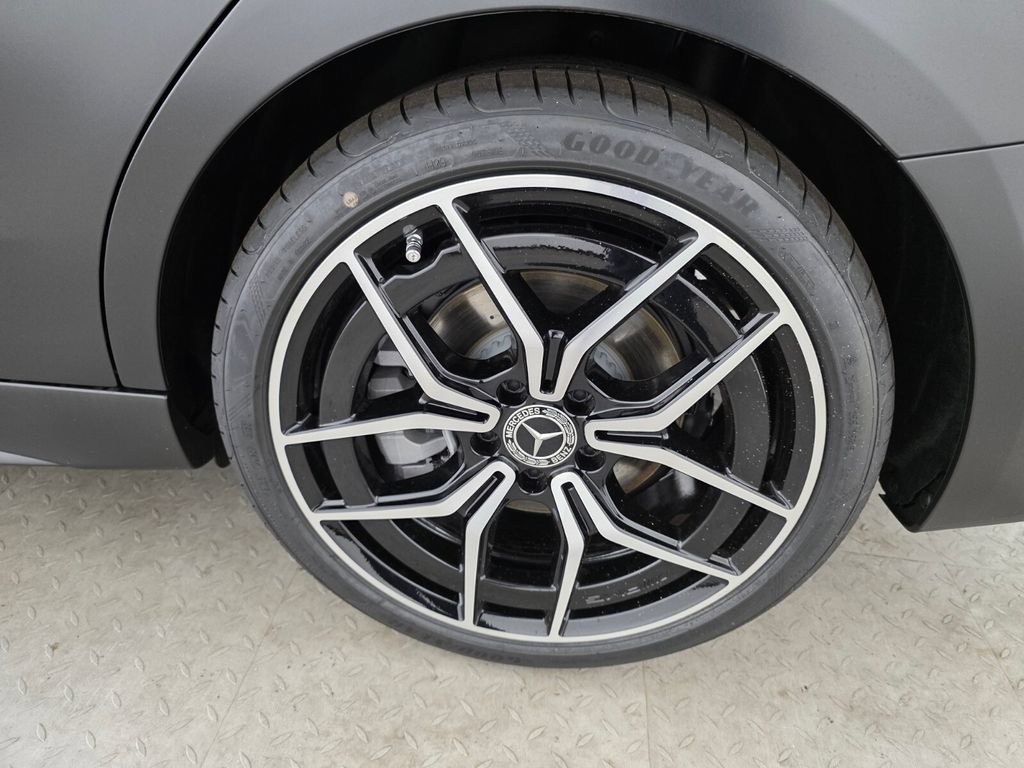 New 2026 MANUFAKTUR exclusive graphite grey magno Mercedes-Benz C 300 image 29