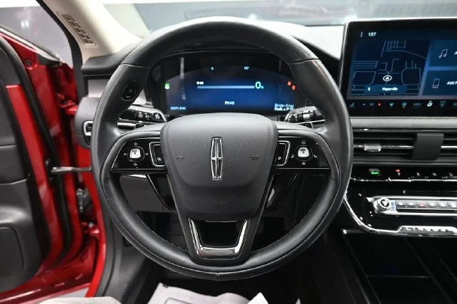 Used 2023 Red Lincoln Grand Touring image 15