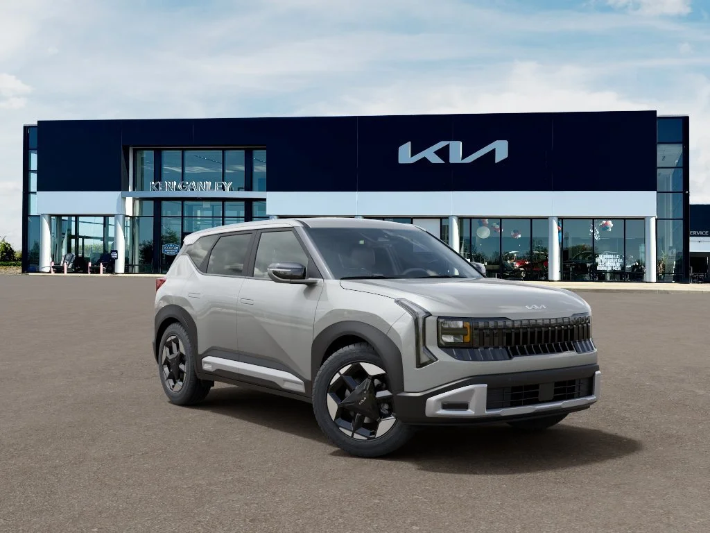 New 2027 Ivory Silver Kia S image 8