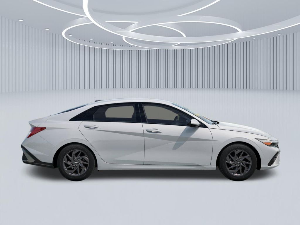New 2026 White Hyundai Blue image 7