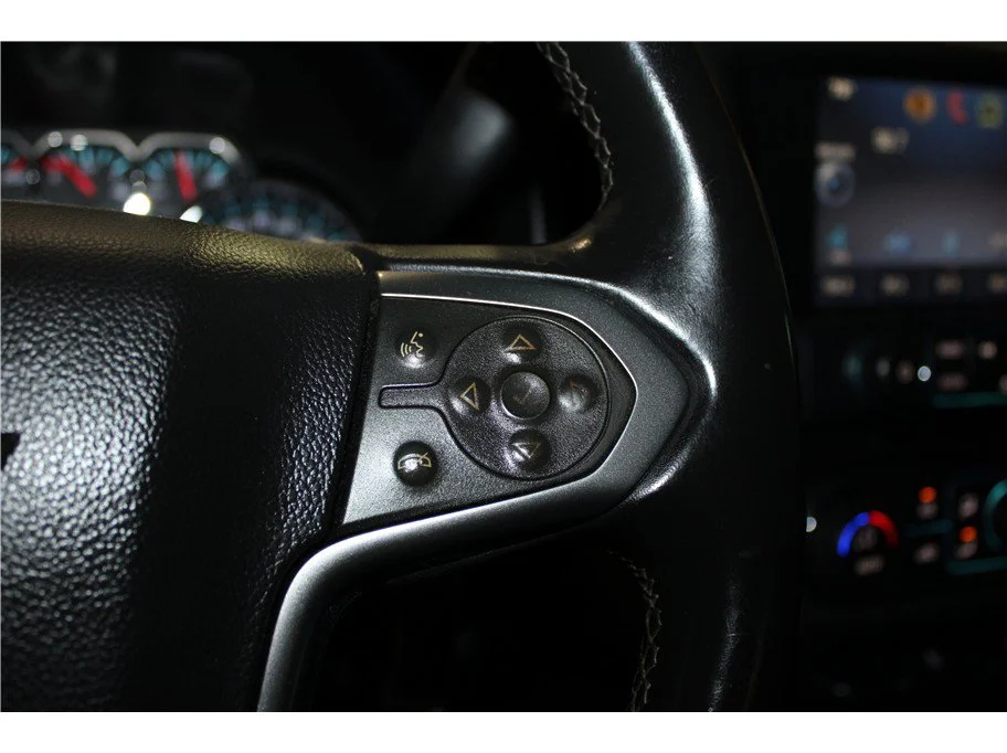 Used 2014 Silver Ice Metallic Chevrolet LT image 26
