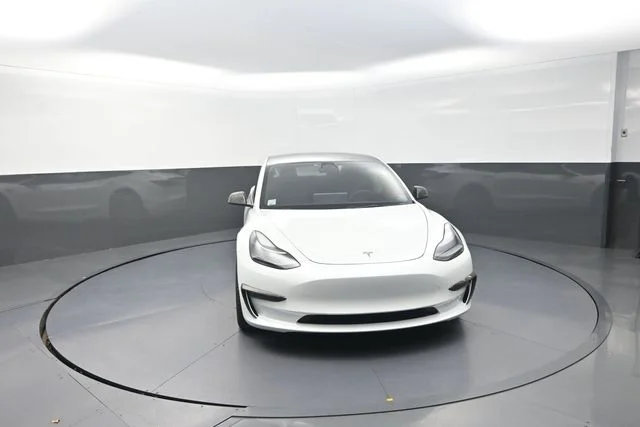 Used 2022  Tesla Long Range image 26