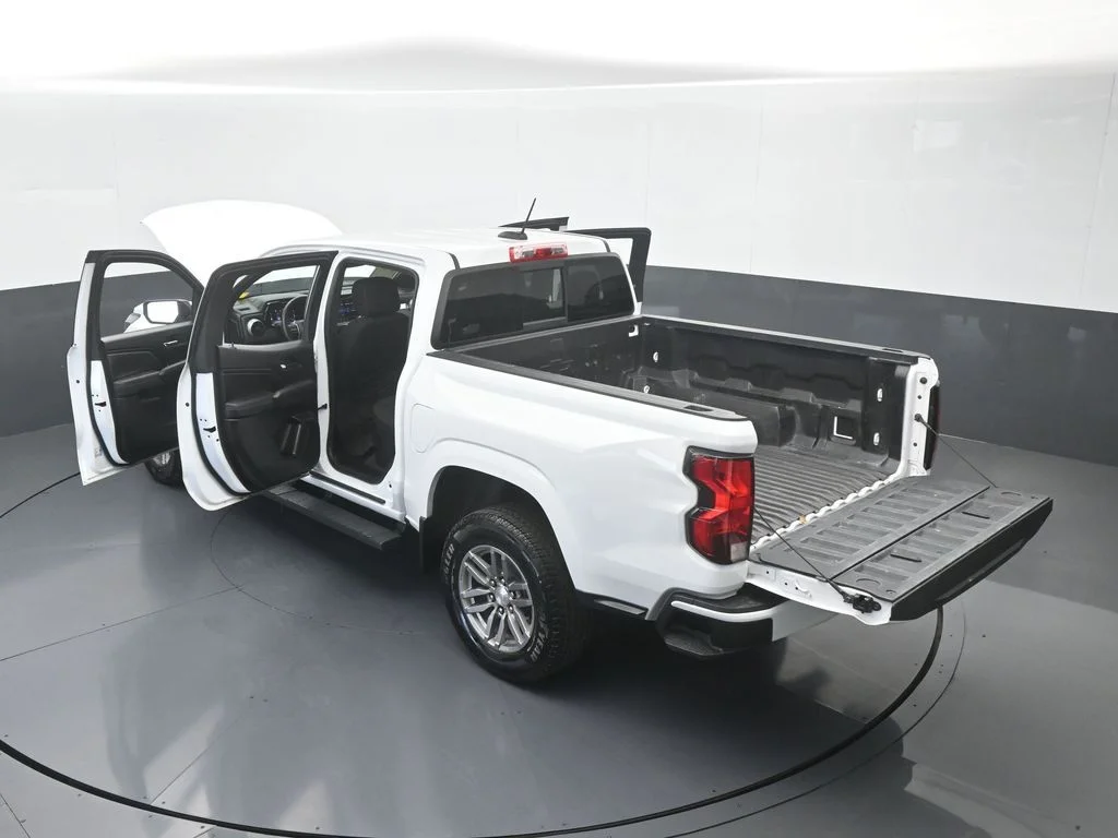 Used 2023 Summit White Chevrolet LT image 60